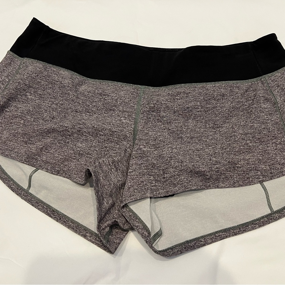 Lululemon black/white Speed up shorts